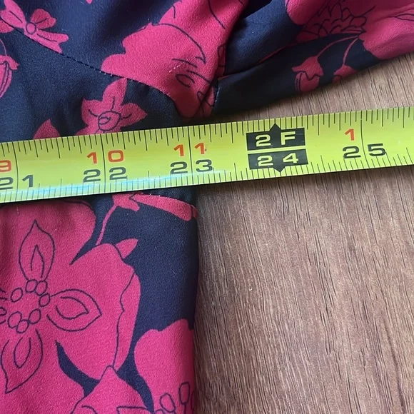 Like new Tinsel floral top - Picture 12 of 14